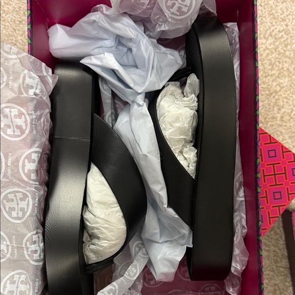 Tory Burch Platform Flip-Flop - Picture 4 of 7